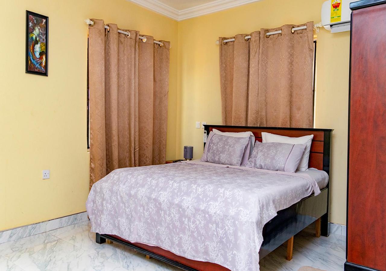 La-Viv Royal Hotel Kumasi Extérieur photo